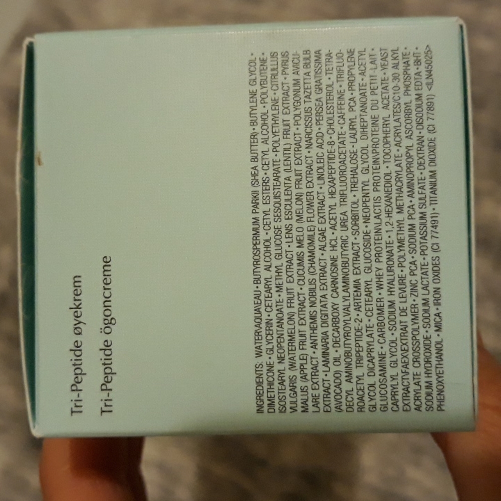 Estee Lauder Resilience Tri-Peptide Eye Cream for All Skin Types - Picture 9 of 14